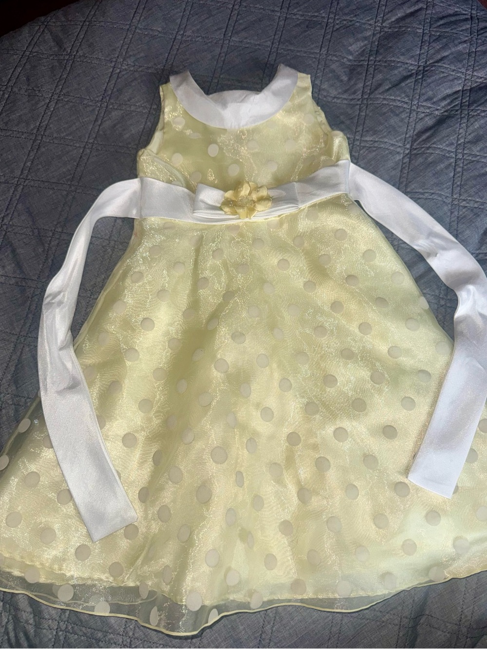 Girls Yellow Polka Dot Dress with White Sash sz5